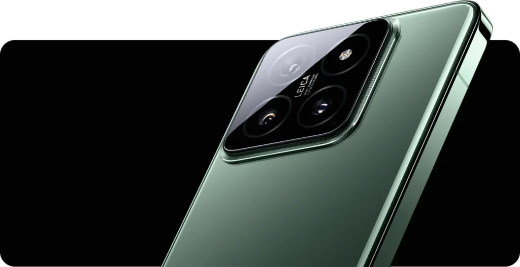 Xiaomi 14, in Jade Green, camera corner on black