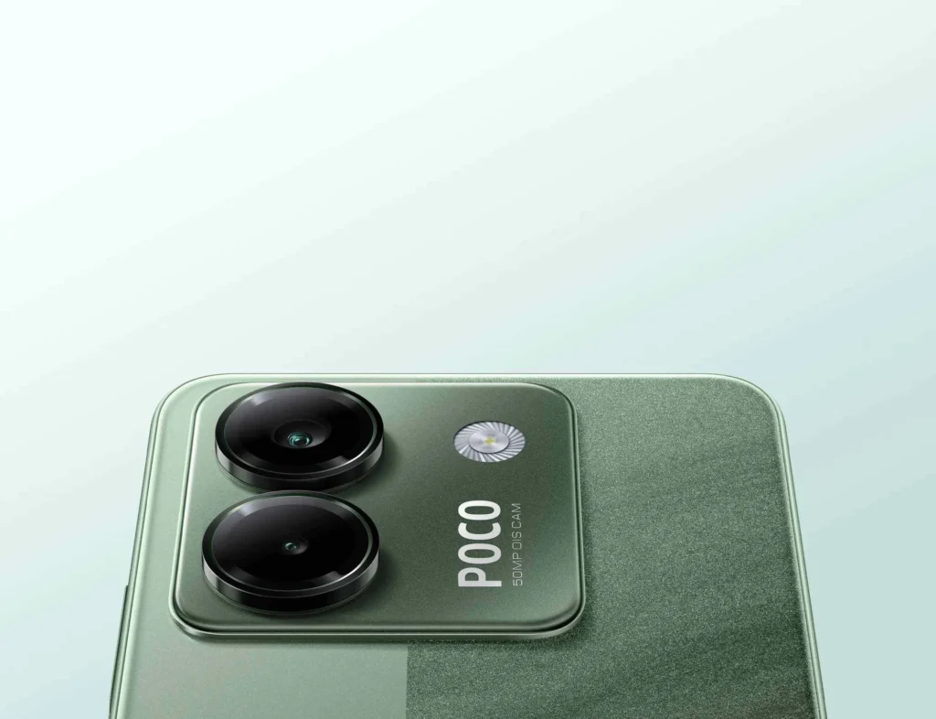 Poco M7 Pro, in Olive Twilight, camera close-up