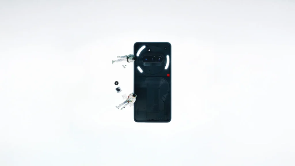 Nothing Phone (3a), in Black, with two small figures
