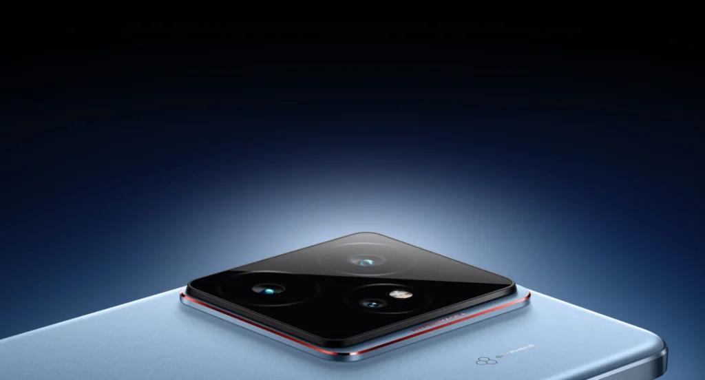 realme GT 7, in IceSense Blue, lying on a dark surface