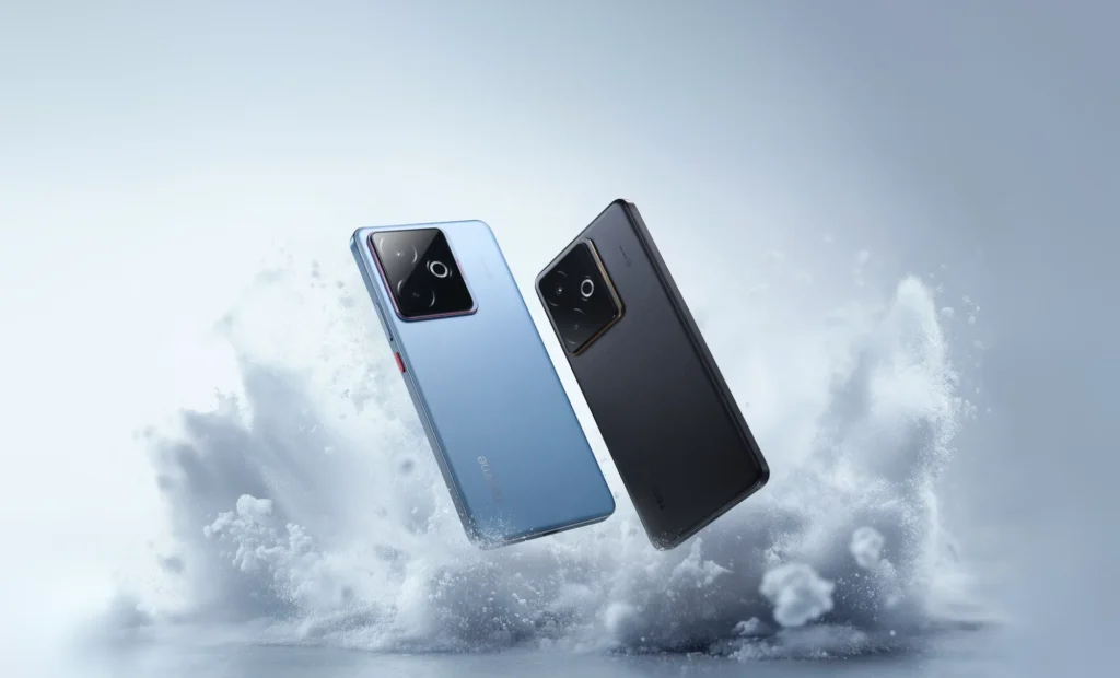 realme GT 7T, in IceSense Blue and IceSense Black, in snow