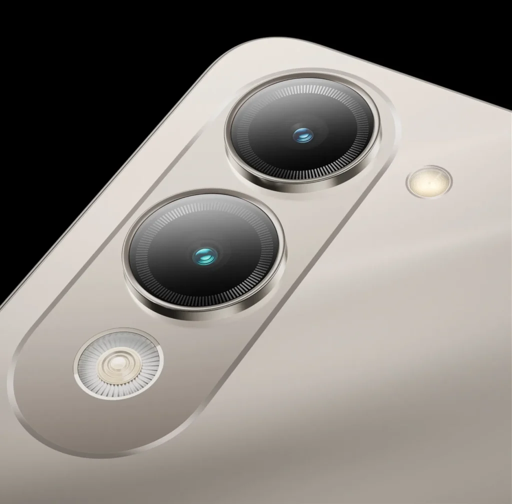 Vivo T4 Lite 5G, close-up of the camera lenses in Titanium Gold