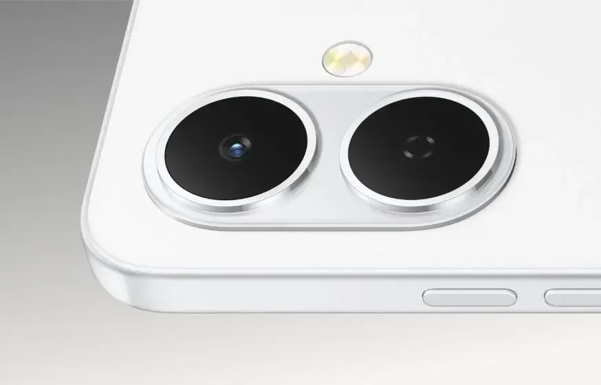 TECNO SPARK Go 2, in Veil White, the camera up close