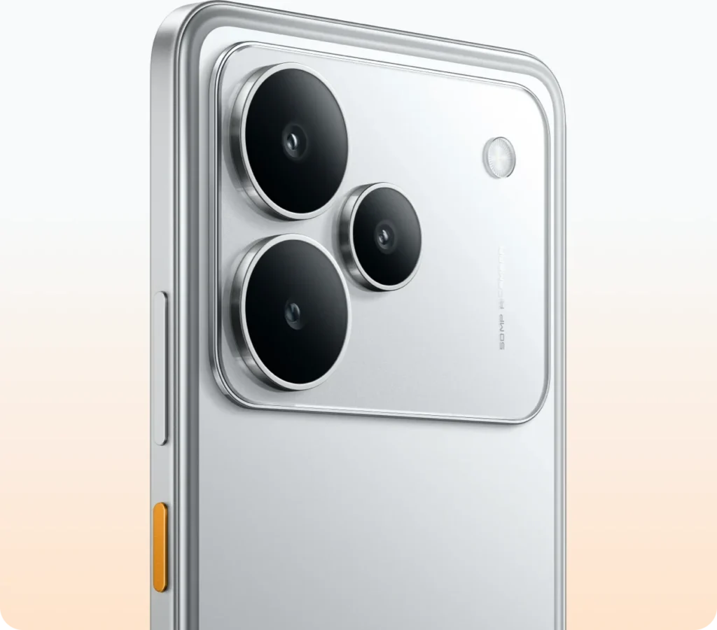 realme P4 5G, camera close-up in Steel Grey