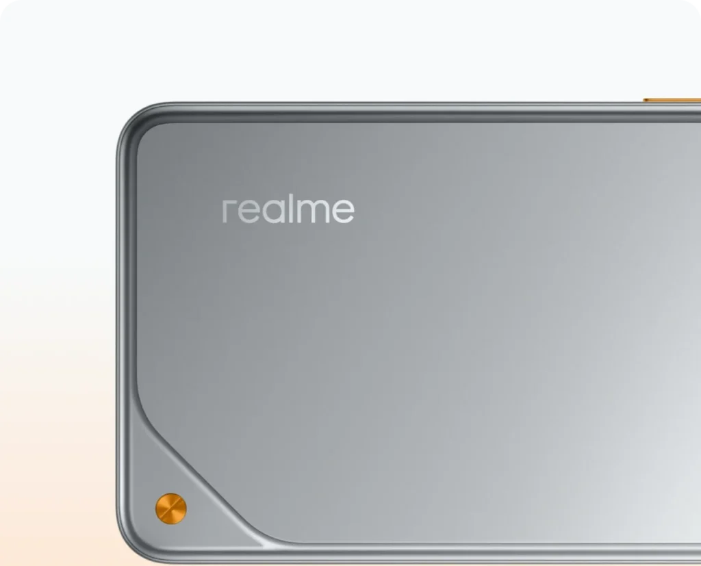 realme P4 5G, close-up of the Steel Grey back