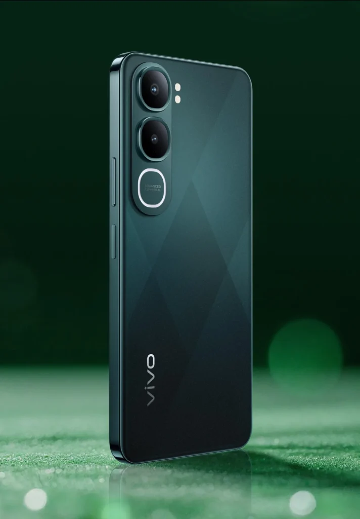 Vivo Y31 5G, in Diamond Green, on a green background
