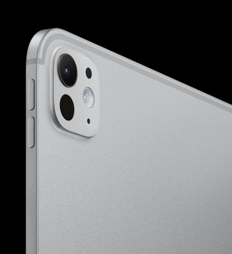 Apple iPad Pro 13″ (M5), in Silver, rear camera close-up