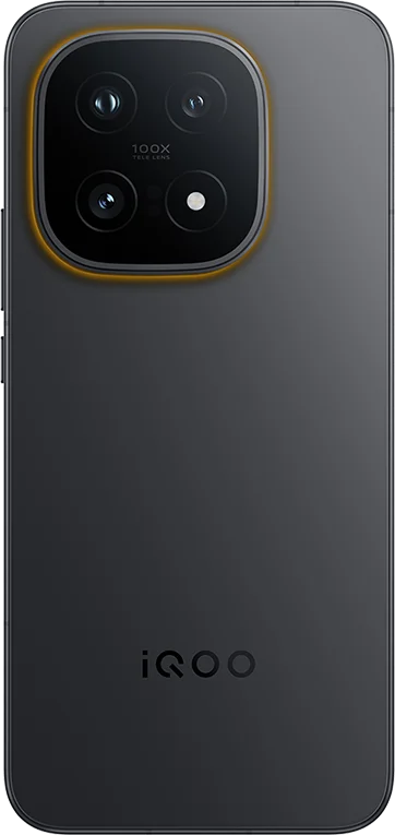 iQOO 15 in Alpha