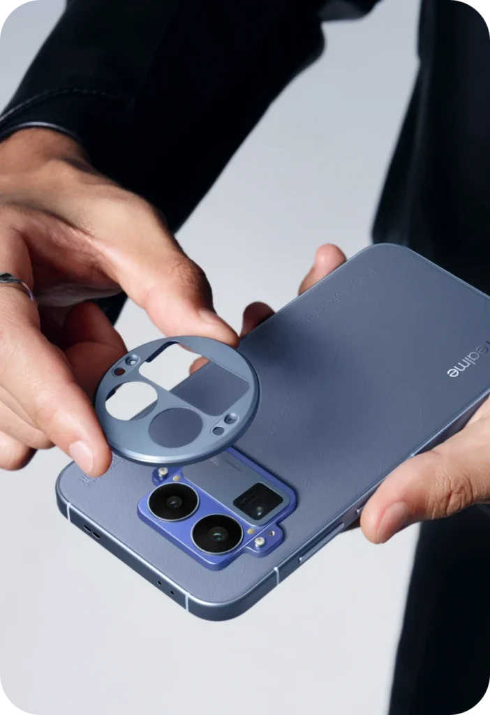 realme GT 8 Pro, in Urban Blue, swapping the camera ring