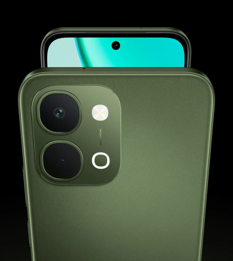 Vivo T5x 5G, close-up of the camera module in Cyber Green