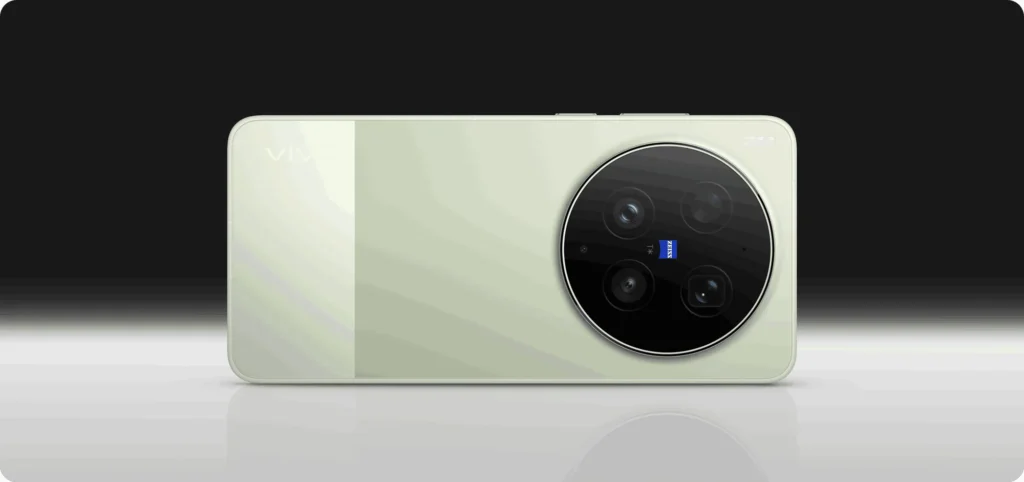 Vivo X300 Ultra, close-up of the Victory Green finish and camera housing