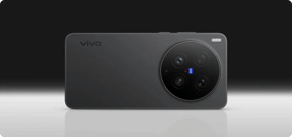 Vivo X300 Ultra, close-up of the Eclipse Black finish and textured back