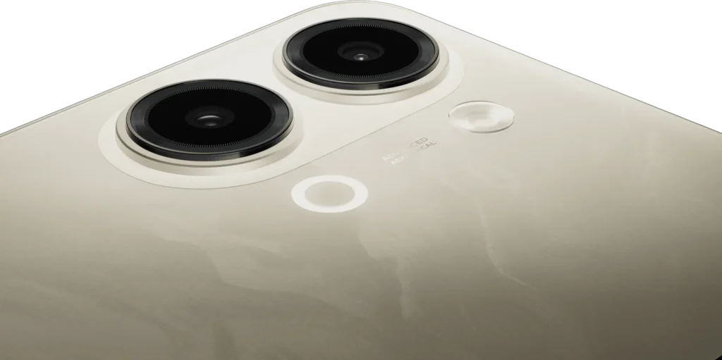 iQOO Z11 Lite 44W, in Solar Flame, the camera up close