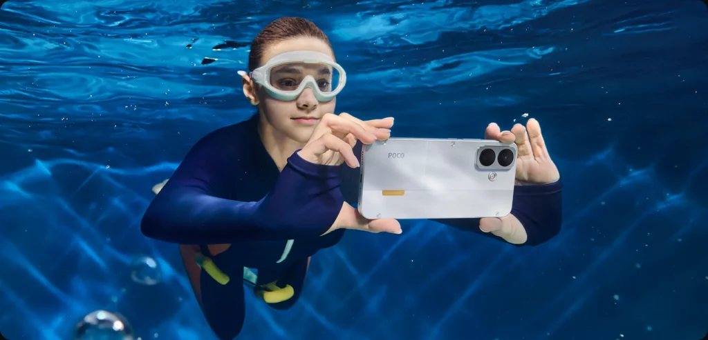Poco X8, taking photos underwater