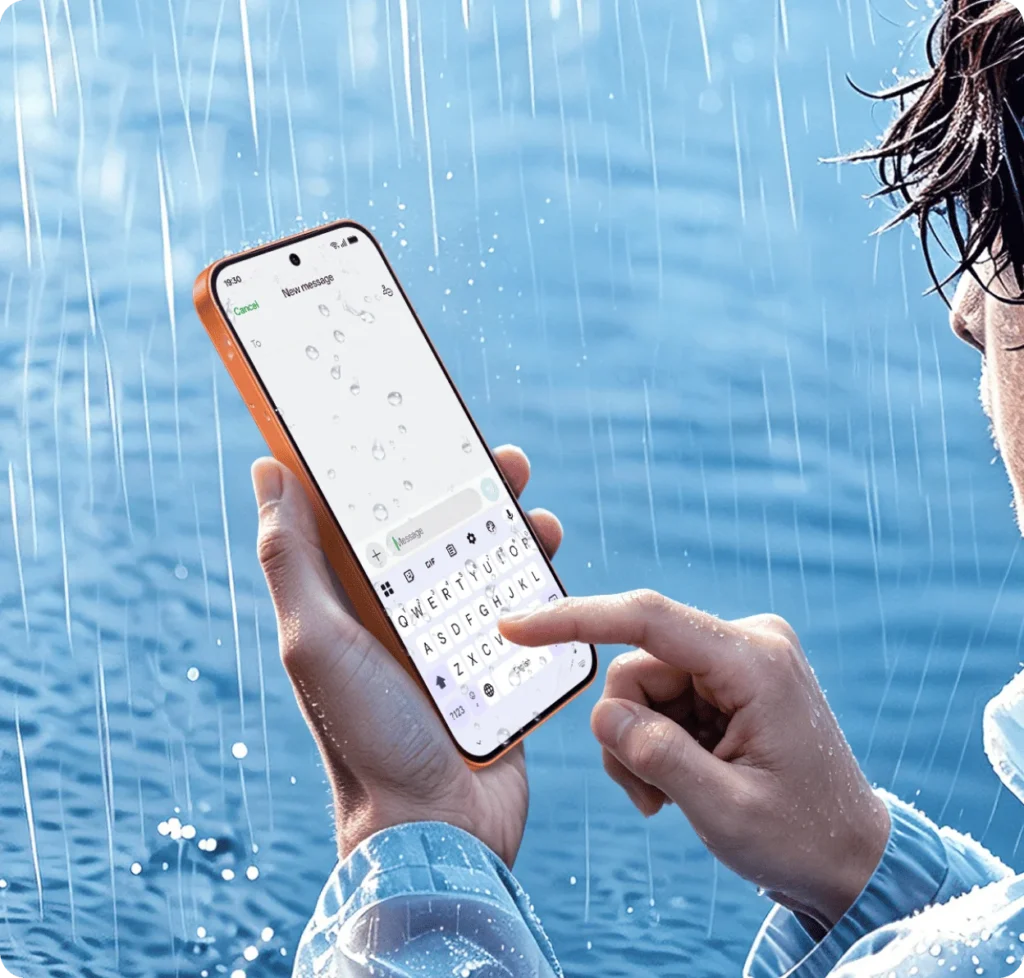 OPPO F35 Pro 5G, typing in the rain