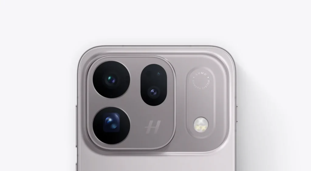 OPPO Find X10, camera module in titanium, close up