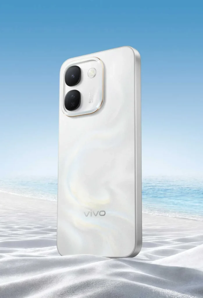 Vivo S2 FE, in Zen White, standing in snow