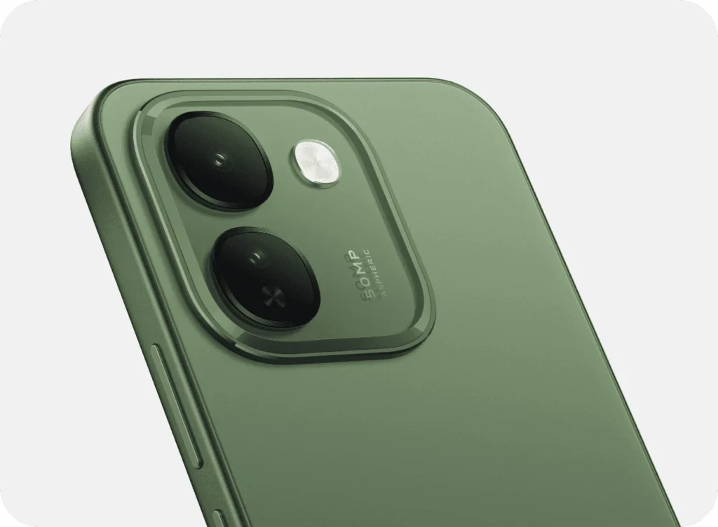 Vivo S2 FE, close-up of the camera module in Stellar Green